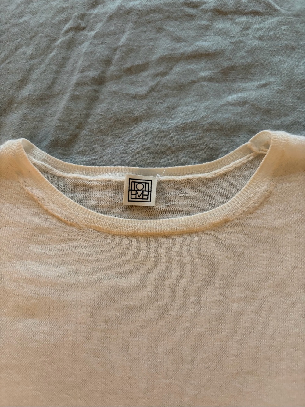 TOTEME Thin Cashmere Tee Ivory 100% Cashmere - Picture 4 of 7